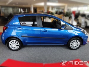 toyota yaris 5 deurs stootlijsten zwart